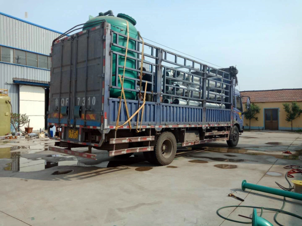 二手25噸單級(jí)反滲透設(shè)備裝車