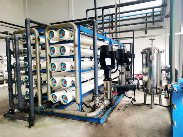 反滲透設(shè)備何時(shí)清洗？怎么清洗？