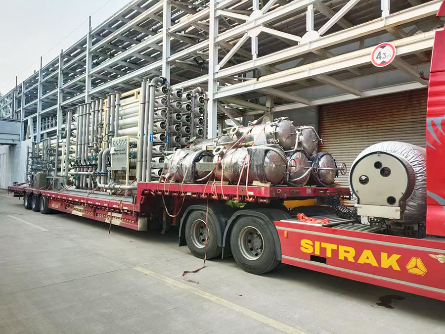 二手6噸單級(jí)反滲透設(shè)備裝車