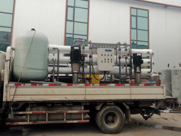 二手5噸單級反滲透設(shè)備裝車