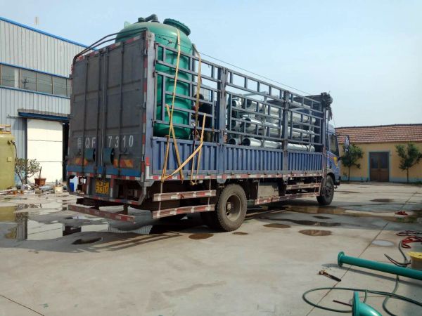 二手25噸單級反滲透設(shè)備裝車