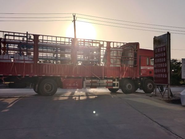 二手反滲透設(shè)備裝車